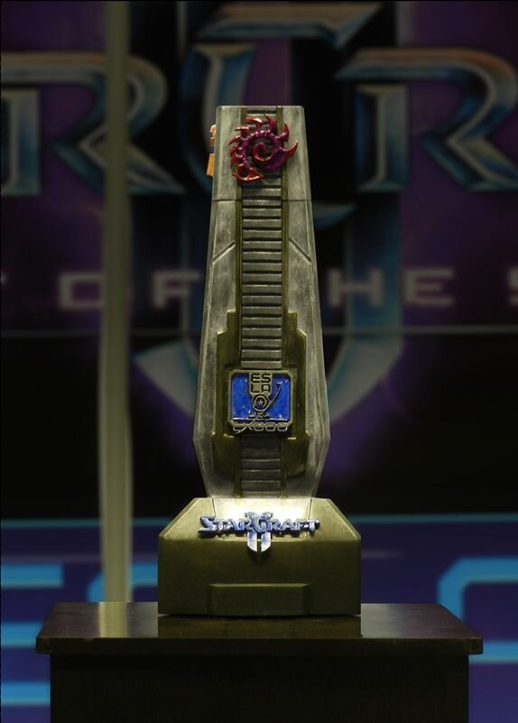 Trofeo de e-sports con acabado cromado espejo - Haxu3D